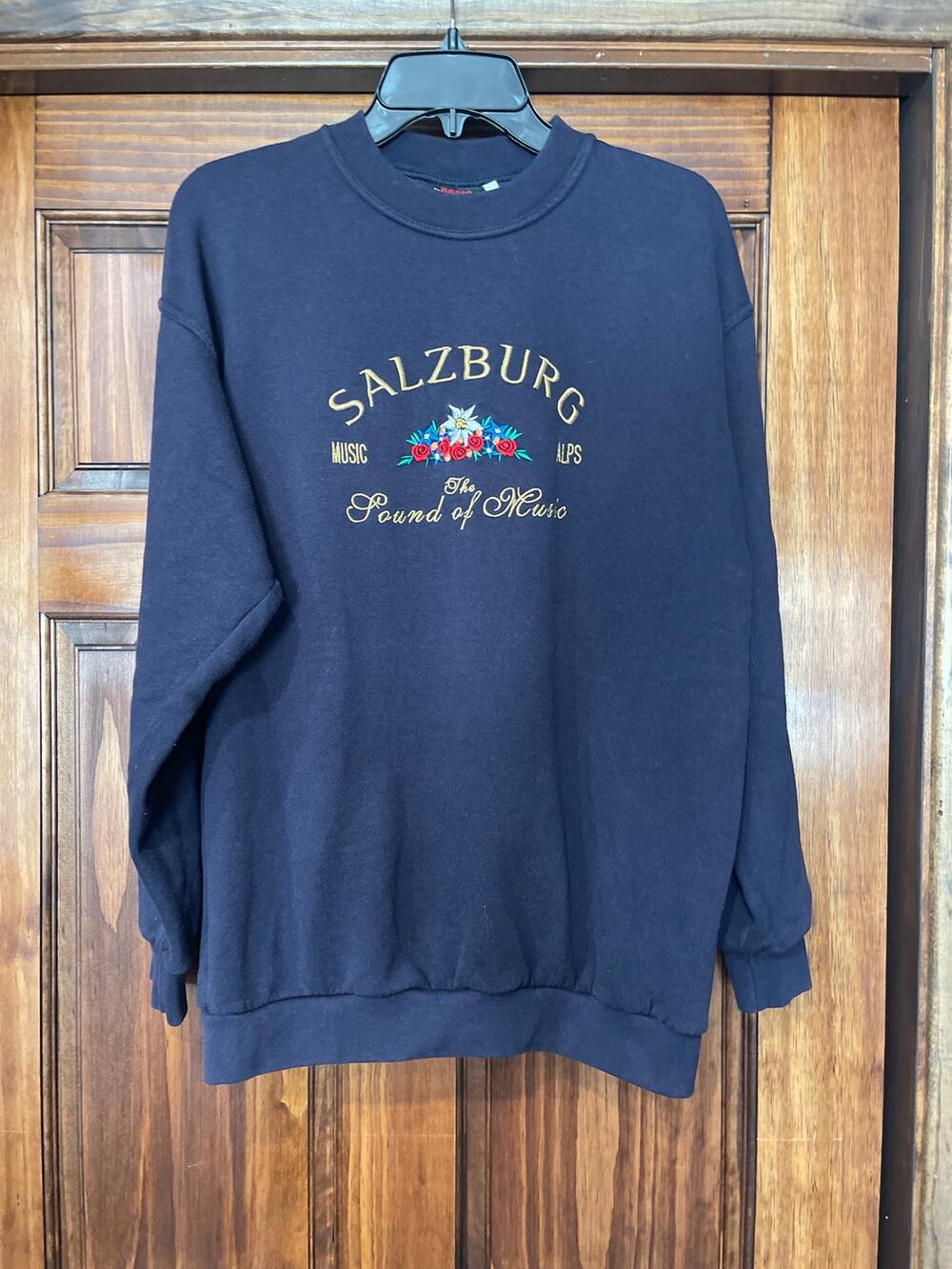 Vintage Salzburg Austria The Sound of Music Embroidered Sweatshirt Navy Blue L